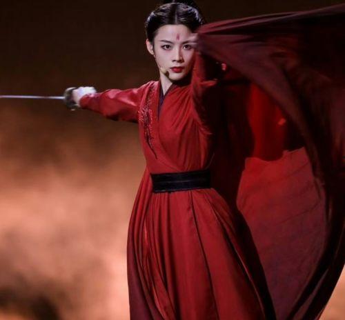 圈内爆料陈丽君陈昊宇,揭秘娱乐圈背后的情感纠葛 第1张 圈内爆料陈丽君陈昊宇,揭秘娱乐圈背后的情感纠葛 第1张